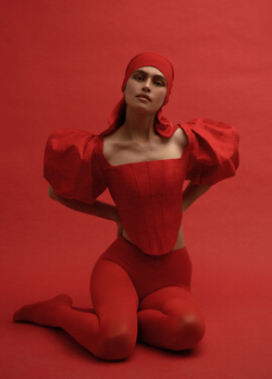 Шелковый топ с объемными рукавами