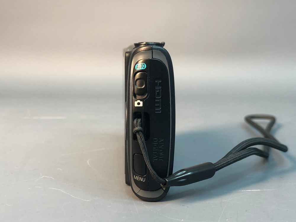 Canon IXUS 230 HS