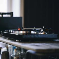 Проигрыватель винила Rekkord Audio M600 High Gloss Black