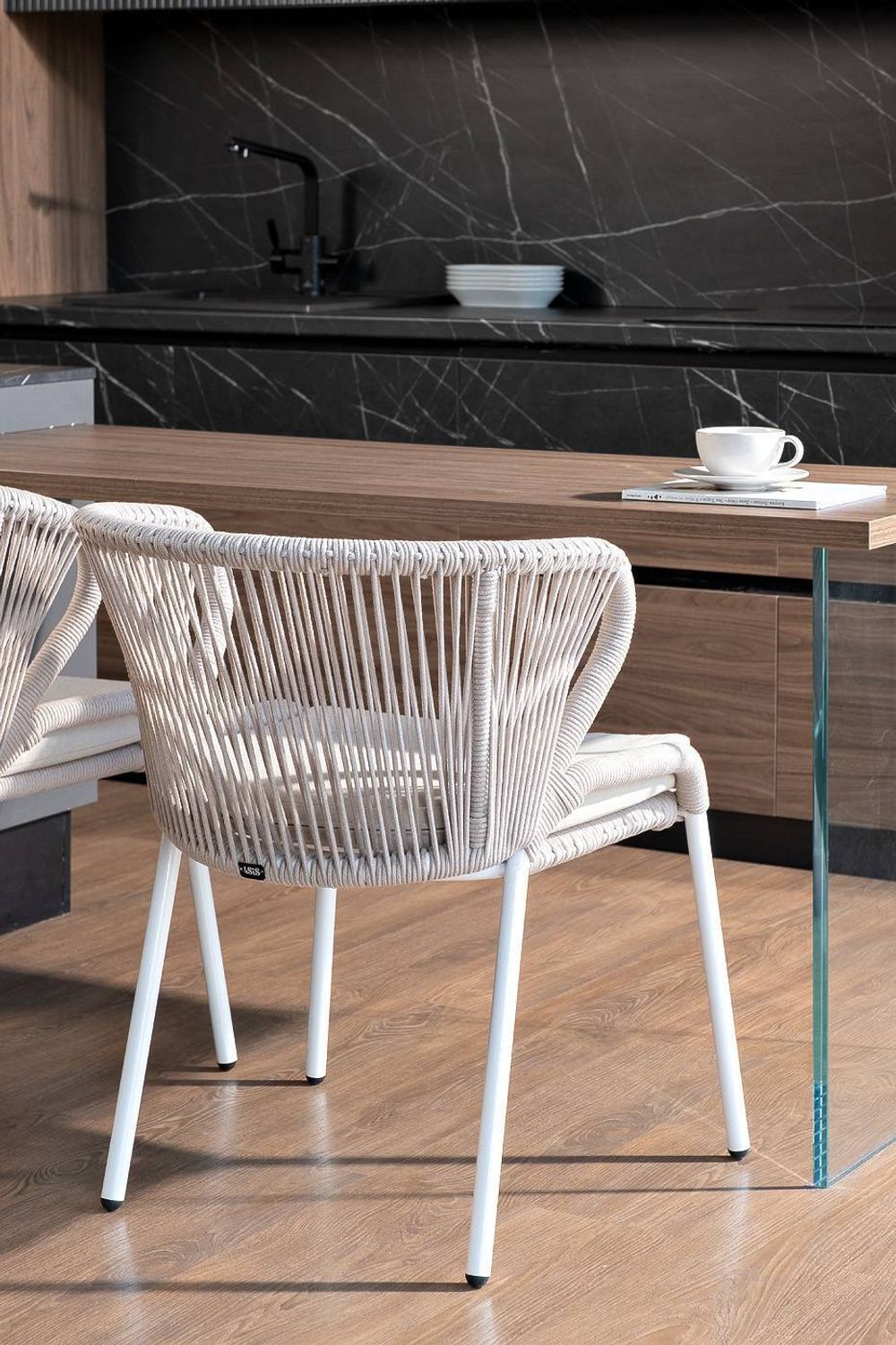 "Милан" стул плетеный из роупа, каркас алюминий белый шагрень, роуп бежевый круглый, ткань бежевая