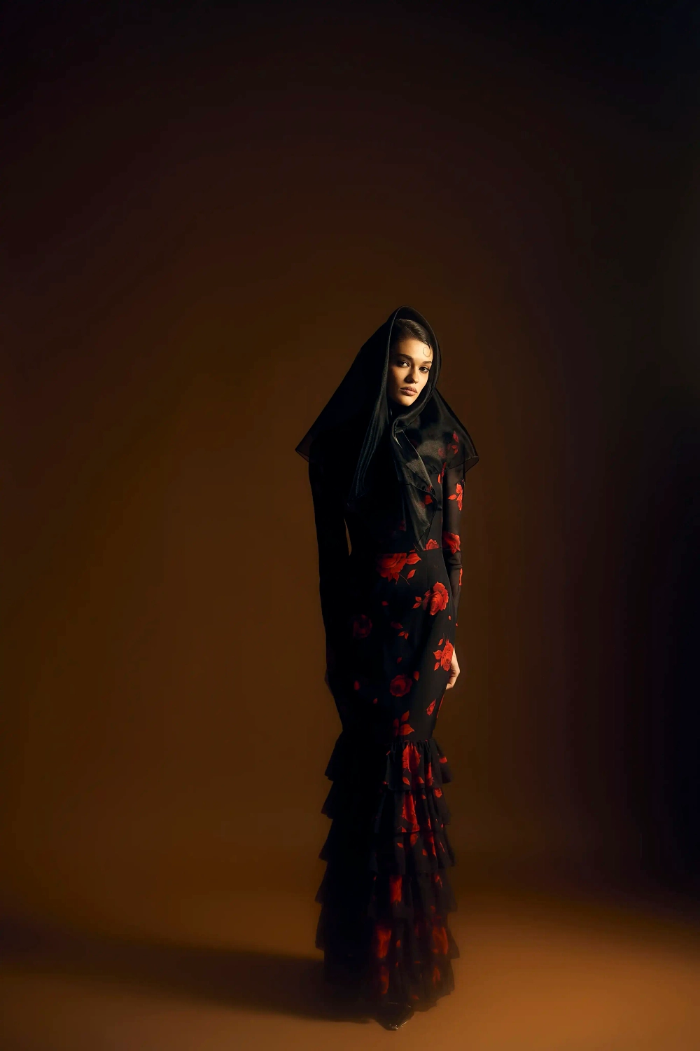 Рула макси (Rula maxi), платье макси из черного шифона с цветочным принтом