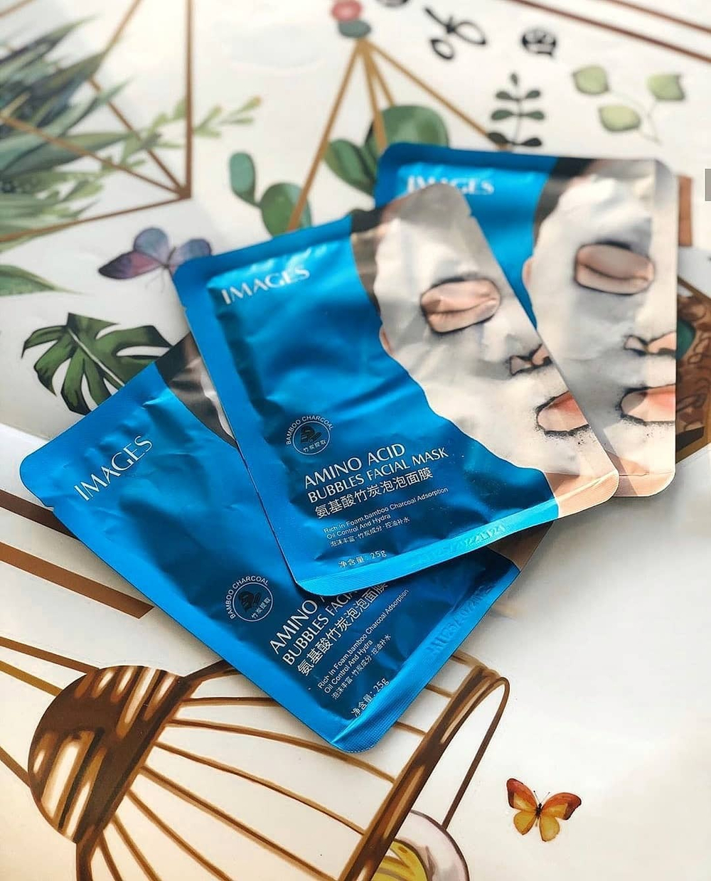 Очищающая пузырьковая маска с углем на тканевой основе