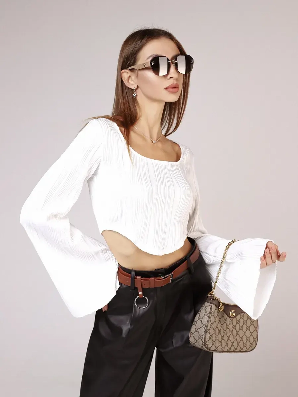 Лонгслив в рубчик с длинными рукавами