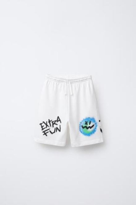 ZARA ШОРТЫ-БЕРМУДЫ С ПРИНТОМ В СТИЛЕ ГРАФФИТИ, ЭКРЮ