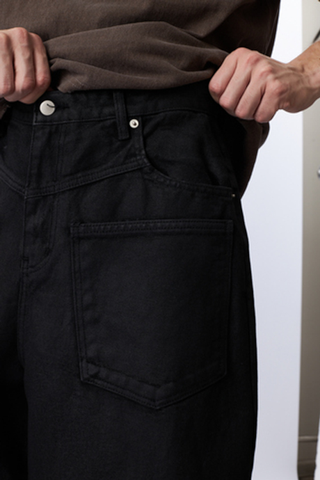 Черные джинсы Gorpgort с накладными карманами спереди