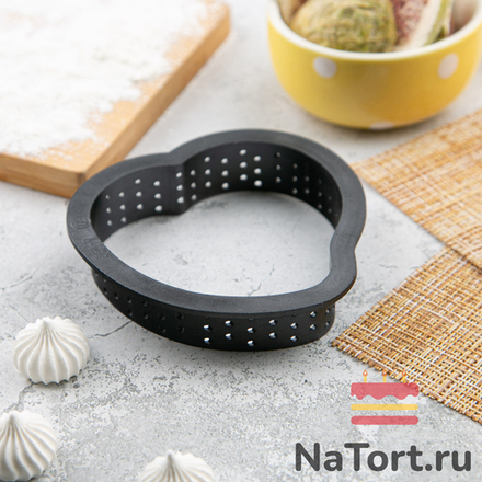 Форма перфорированная для выпечки (сердце) термопластик 9x9, 2 см