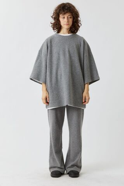 Огромная футболка светло-серого цвета