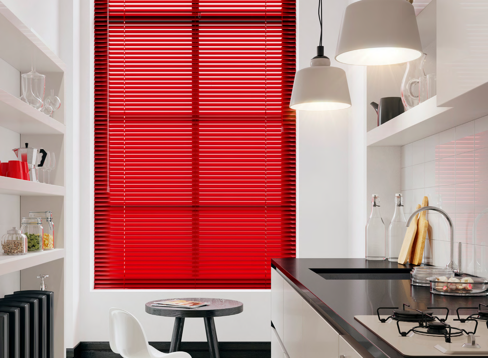 Классические навесные жалюзи из алюминия