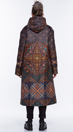 Пальто "Легенда", по мотивам фрагмента мозаики "Пеликан" в Ахенском соборе, построенном при Карле Великом