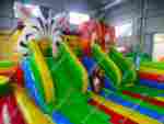 Коммерческий надувной батут "Зверята на радуге" 12*9*2.8 м.