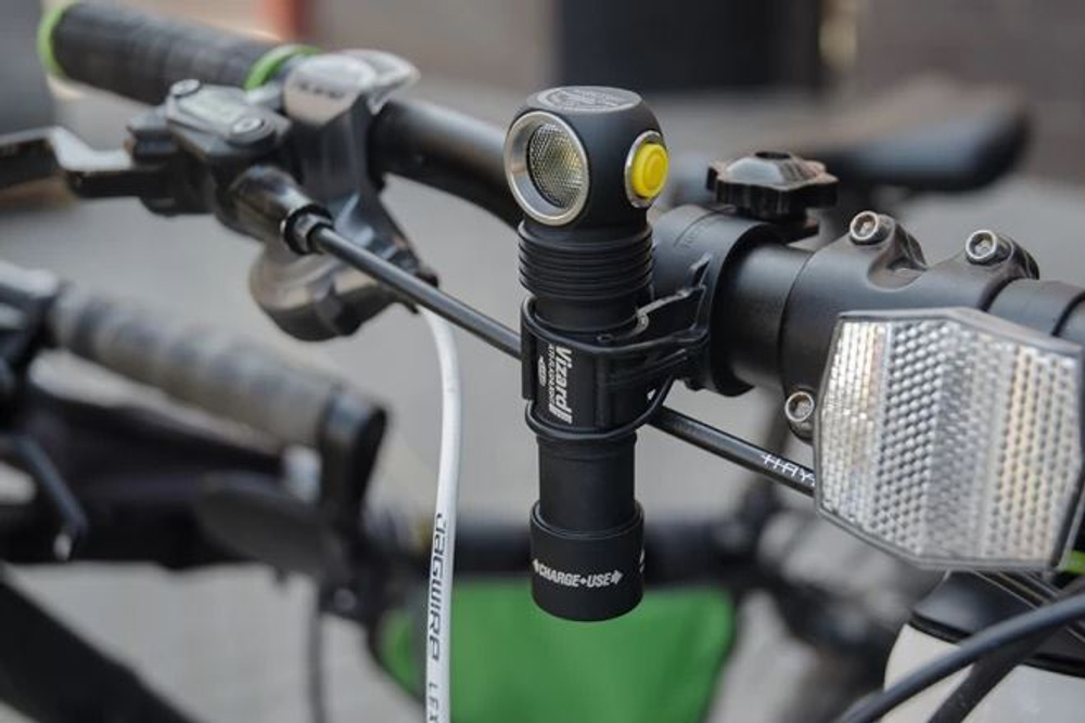 Крепление фонаря Armytek Bicycle Mount ABM-01 на руль велосипеда