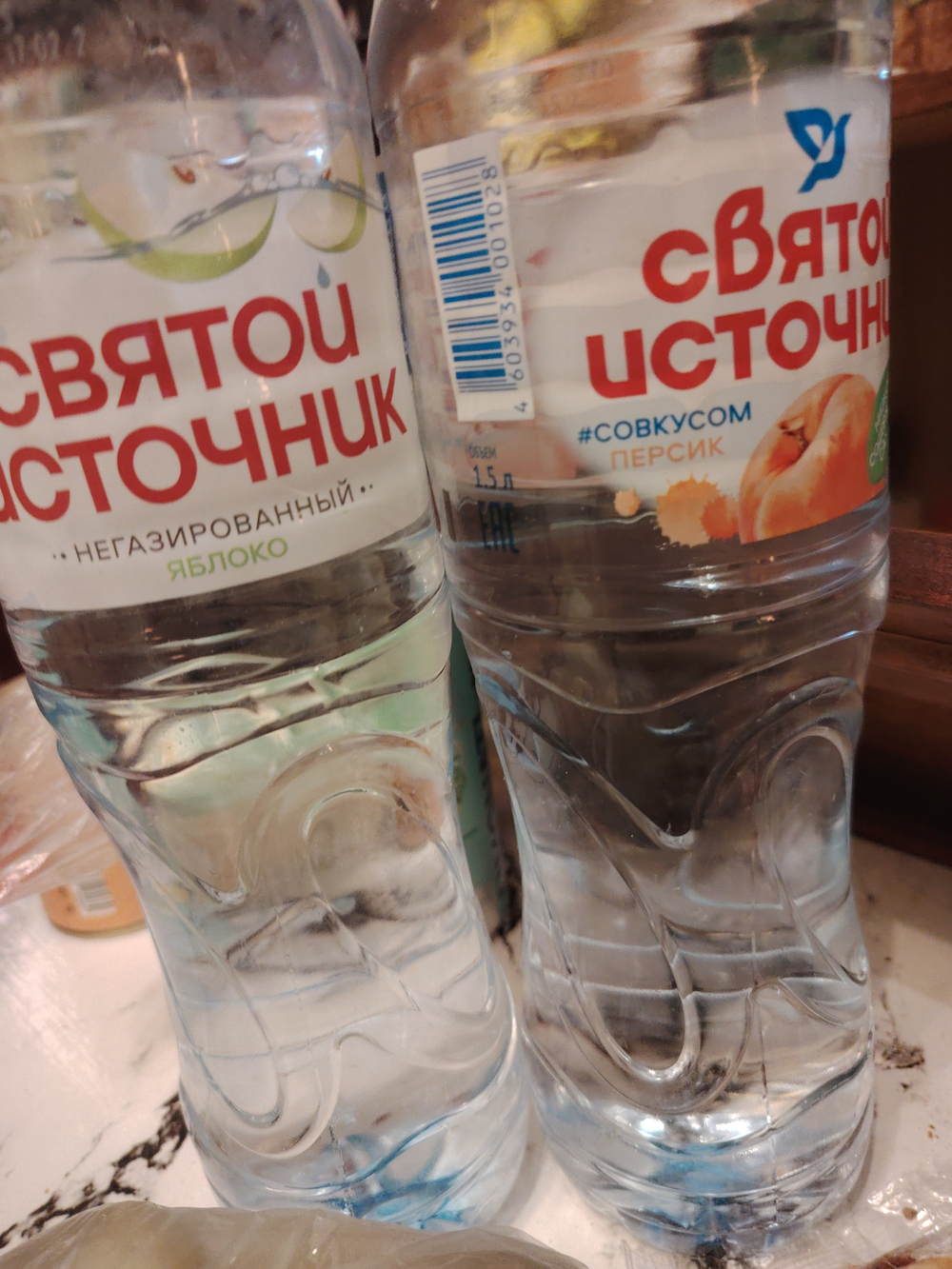 Святой источник вода со вкусом, в ассортименте 1л