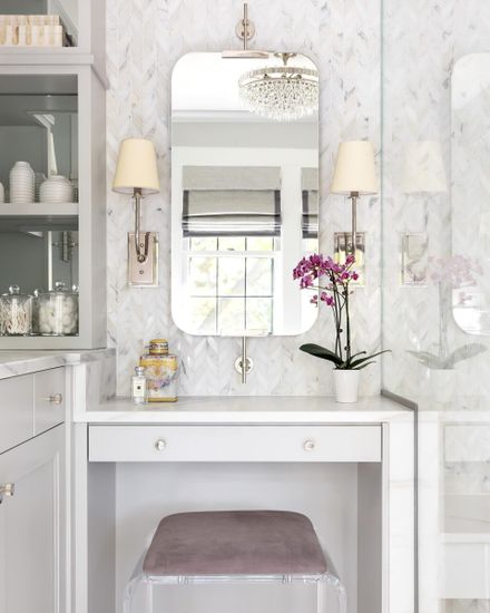 Серебряное настенное зеркало “Линарес”