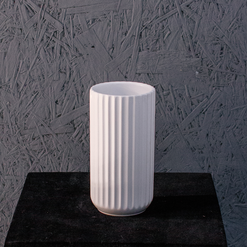 Ваза керамическая в белом цвете