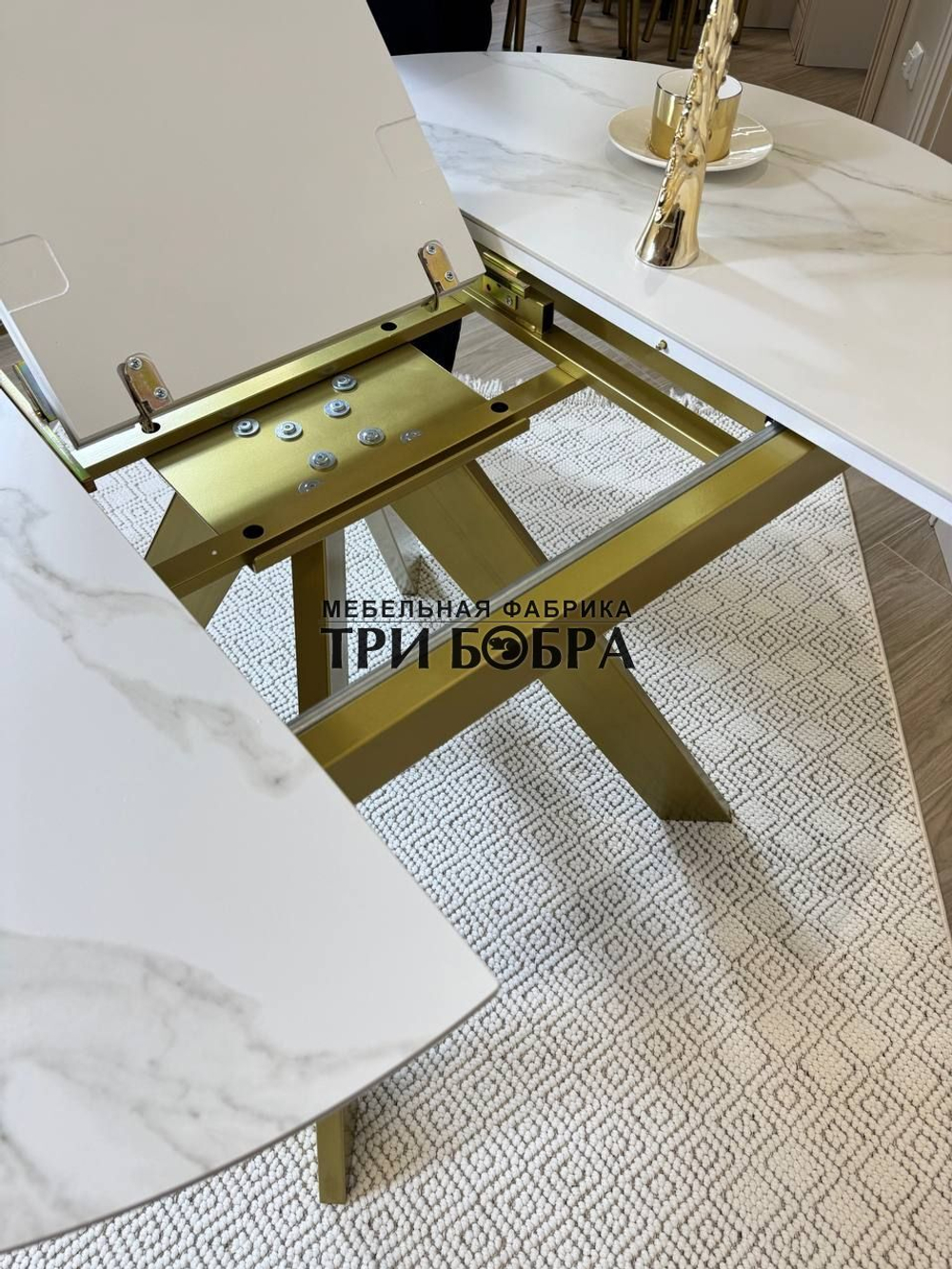 Круглый стол "Бонжур", керамогранит, белый мрамор