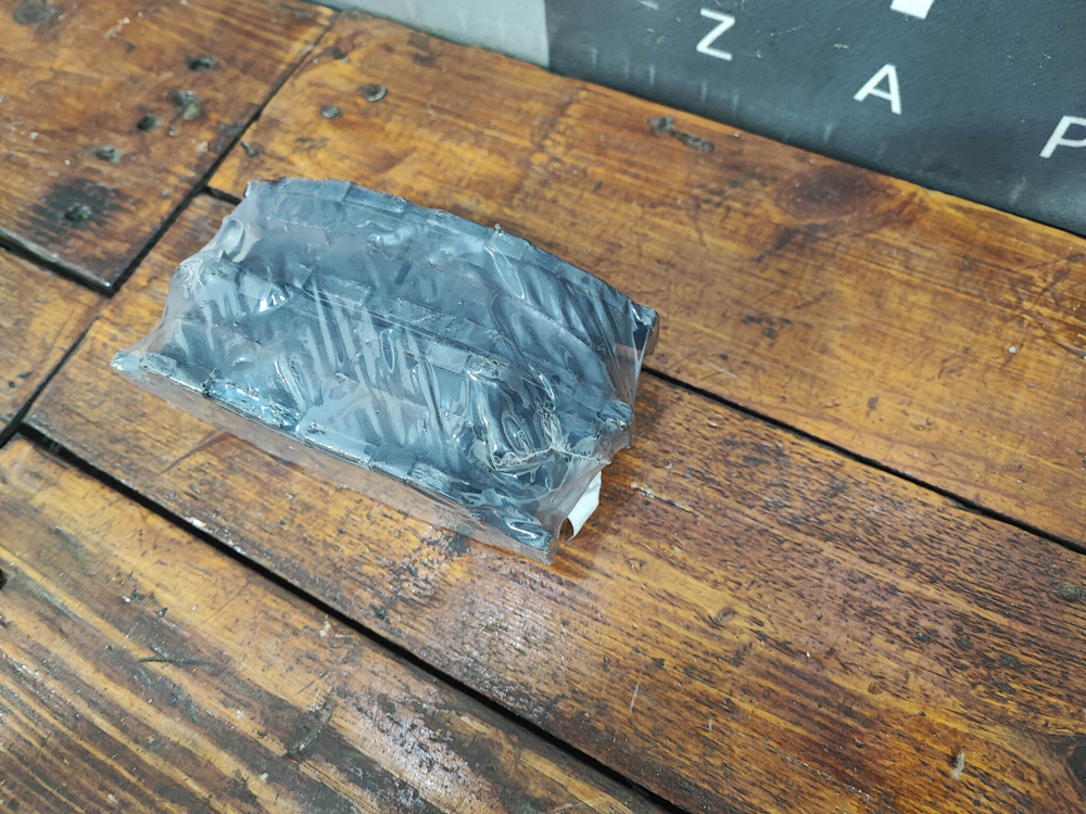 Колодки тормозные передние Corolla (E100) Новые ADT34285