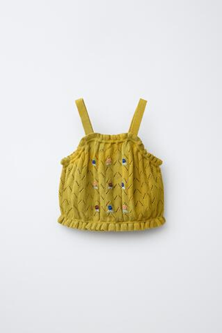 ZARA ТРИКОТАЖНЫЙ ТОП С ВЫШИВКОЙ ИЗ ХЛОПКА И ЛЬНА, ЦВЕТ ОЛИВКОВОГО МАСЛА