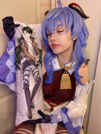 Мини дакимакура Леви Аккерман из Атака Титанов арт. M0712, 60х20 см