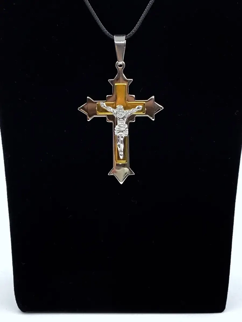 Крупный массивный крест из нержавеющей стали