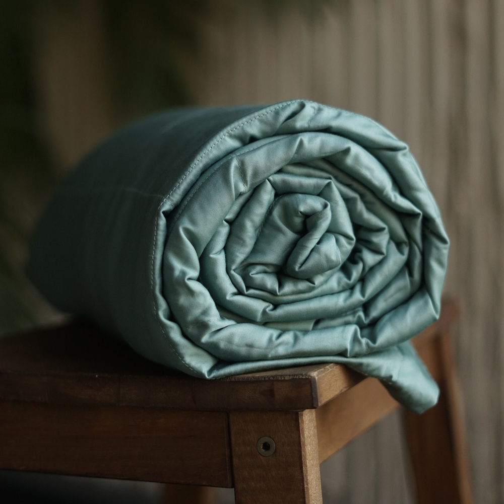 Прохладное утяжеленное одеяло Obyatia со стеклянными микросферами 140х200 / 8кг