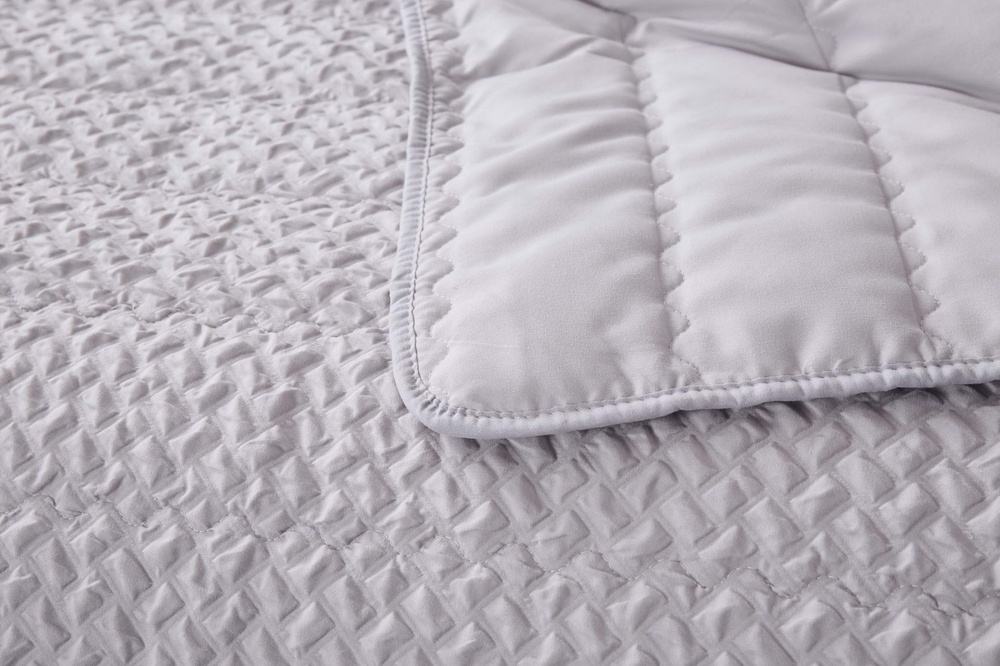 Покрывало 160х220 и наволочка 50х70 Sofi De MarkO Ирма серое