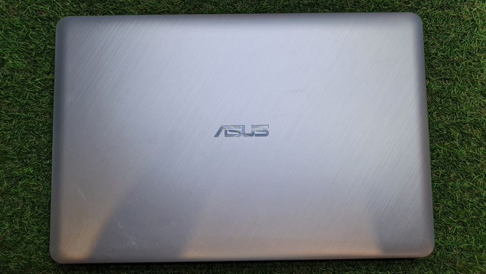 Ноутбук ASUS AMD A9/8Gb/FHD