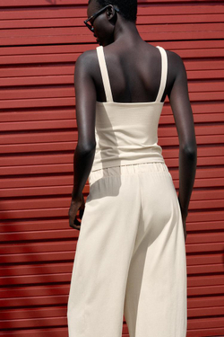 ZARA ТОП ИЗ ТКАНИ С ЭФФЕКТОМ ПОТЕРТОСТИ СО СКЛАДКАМИ, ПЕСОЧНЫЙ