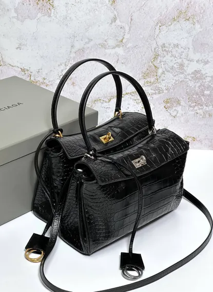 BALENCIAGA RODEO HANDBAG с крокодиловым тиснением, черная