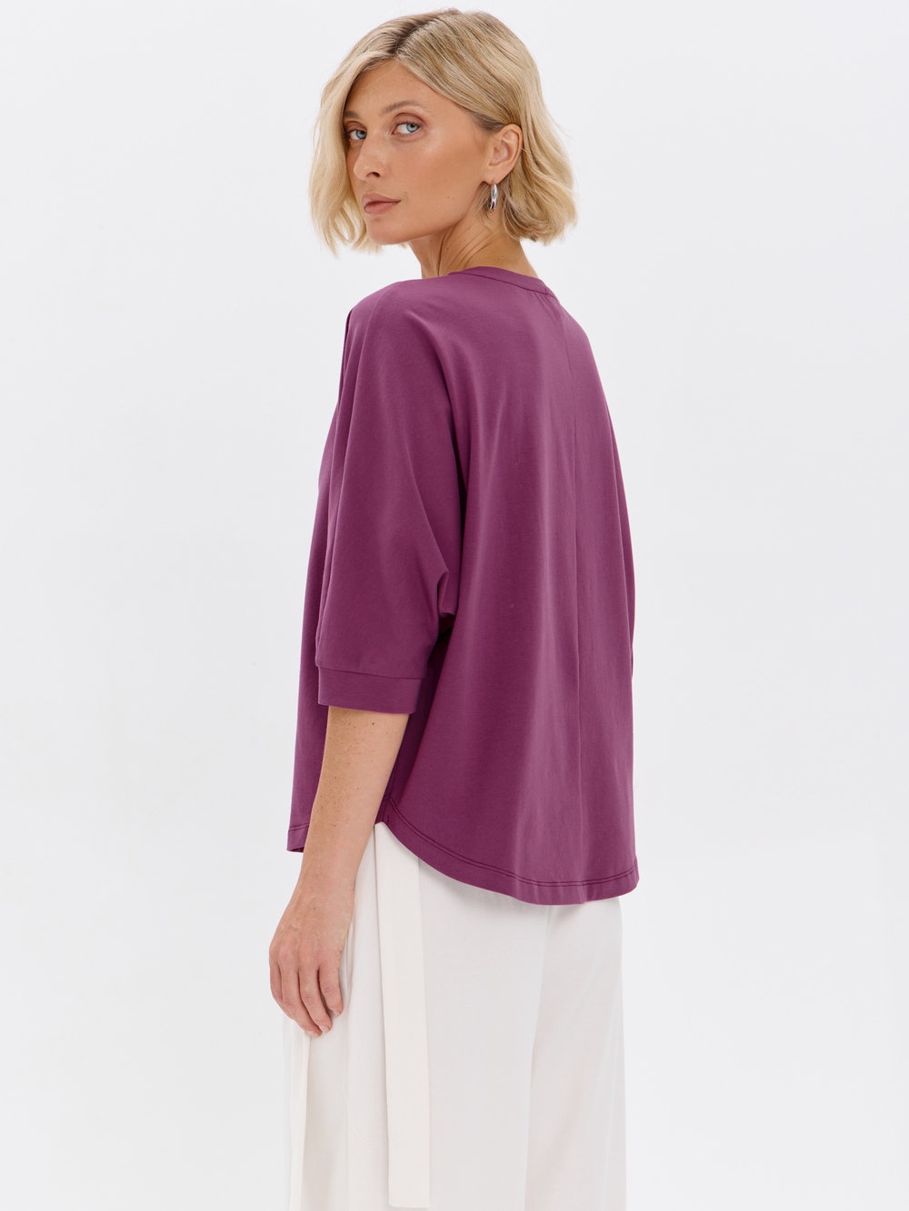 Свободная футболка летучая мышь с рукавом 3/4