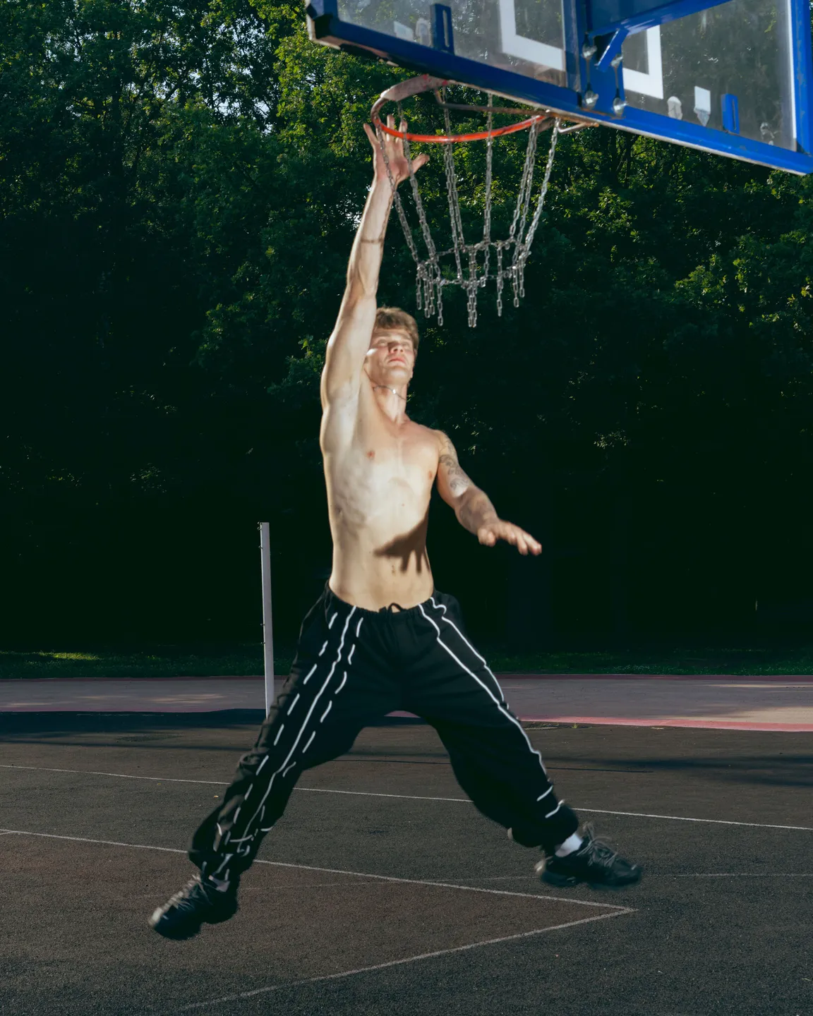 Черные брюки 