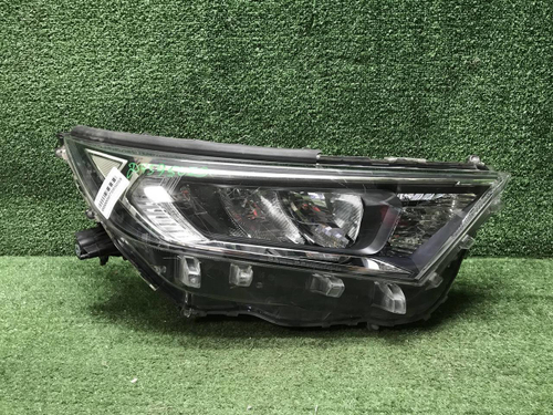Битая Фара правая Toyota RAV4 5 XA50 (18-нв) LED
