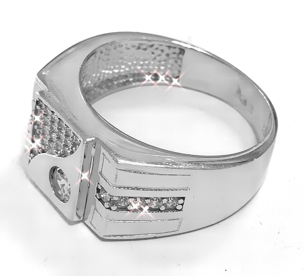 Ювелирное мужское кольцо из серебра с фианитами,размер 20