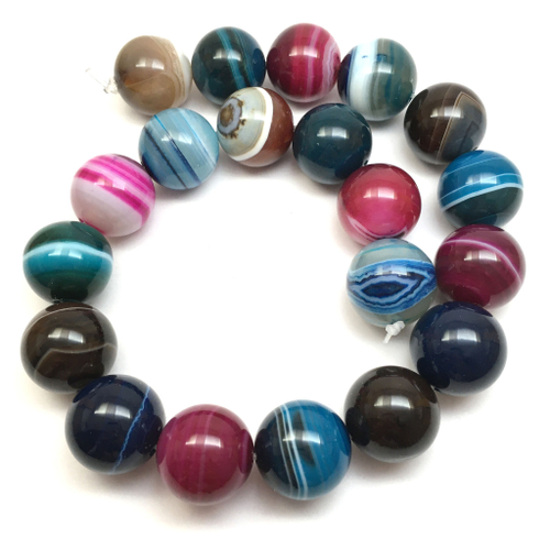 Агат цветной 20 мм, бусины - шары (нить 38 см)