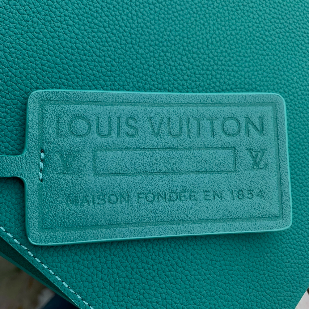 Louis Vuitton Takeoff Messenger