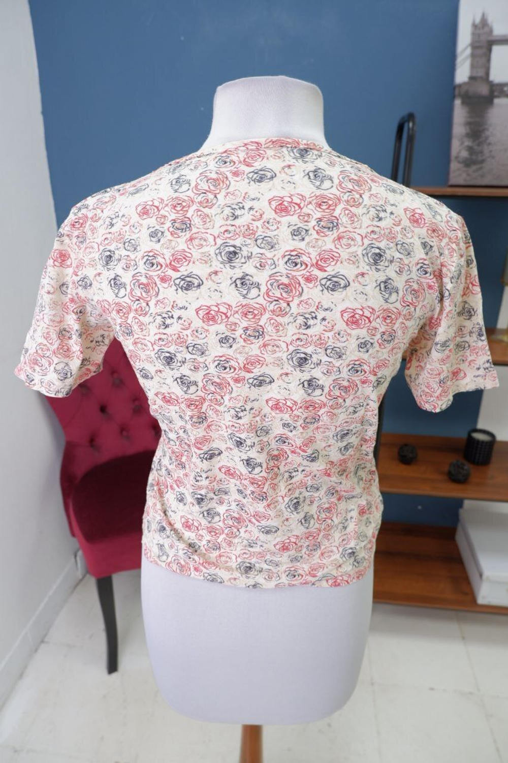 Футболка с красивым принтом 44-46 размер