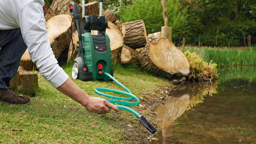Мойка высокого давления BOSCH Universal Aquatak 130 06008A7B00