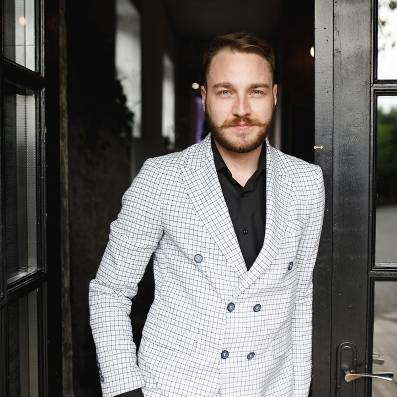 Прокат костюмов и смокингов со стилистом в Казани