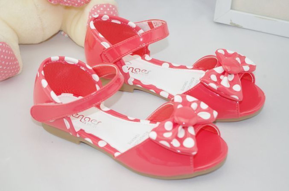 Сандалии детские с закрытой пяткой и бантом в горох