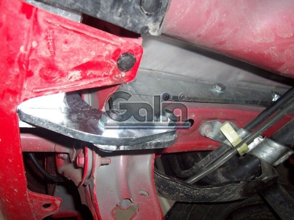 Фаркоп оцинкованный Galia T057A для Toyota Yaris 2005-2014(паспорт и сертификат в комплекте)(без электрики)