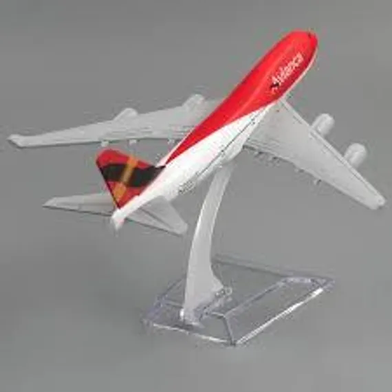 16cm B747  Columbia Red Air