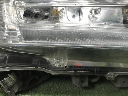 Битая Фара правая Land Cruiser 200 (2015-2021) LED