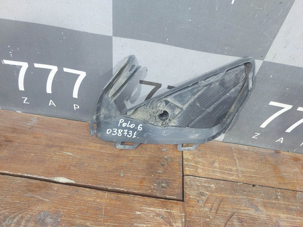 Накладка переднего бампера правая VW Polo 6 20-нв Б/У Оригинал 6N5853666A