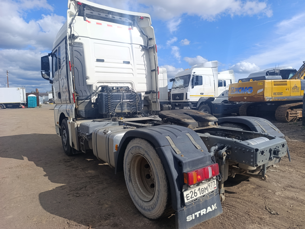 SITRAK C7H 4x2 Седельный тягач ZZ4186V361HE (Дизельный, 10,5 л, 441 л.с., MT)