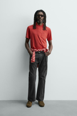 ZARA X AARON LEVINE ФУТБОЛКА С КАРМАНОМ, КРАСНЫЙ