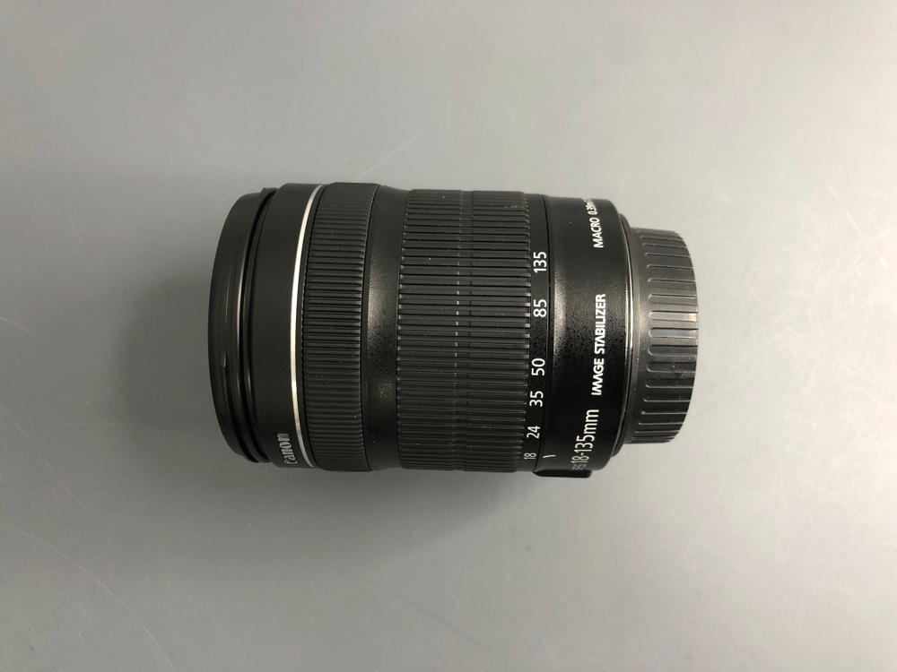 Canon EF-S 18-135mm 3.5-5.6 IS STM