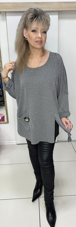 Клетчатый блузон-туника с "косым" кармашком и завязкой