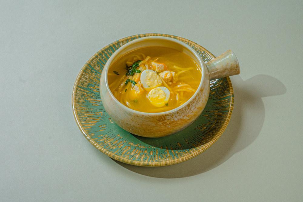 Куриный Суп с перепелиным яйцом