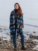 Палантин теплый с орнаментом Навахо