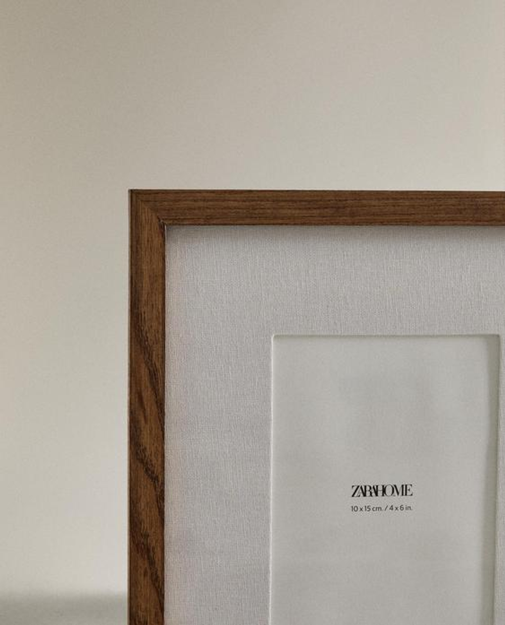 ZARA HOME РАМКА ДЛЯ ФОТОГРАФИИ ИЗ ДЕРЕВА И ЛЬНА, КОРИЧНЕВЫЙ