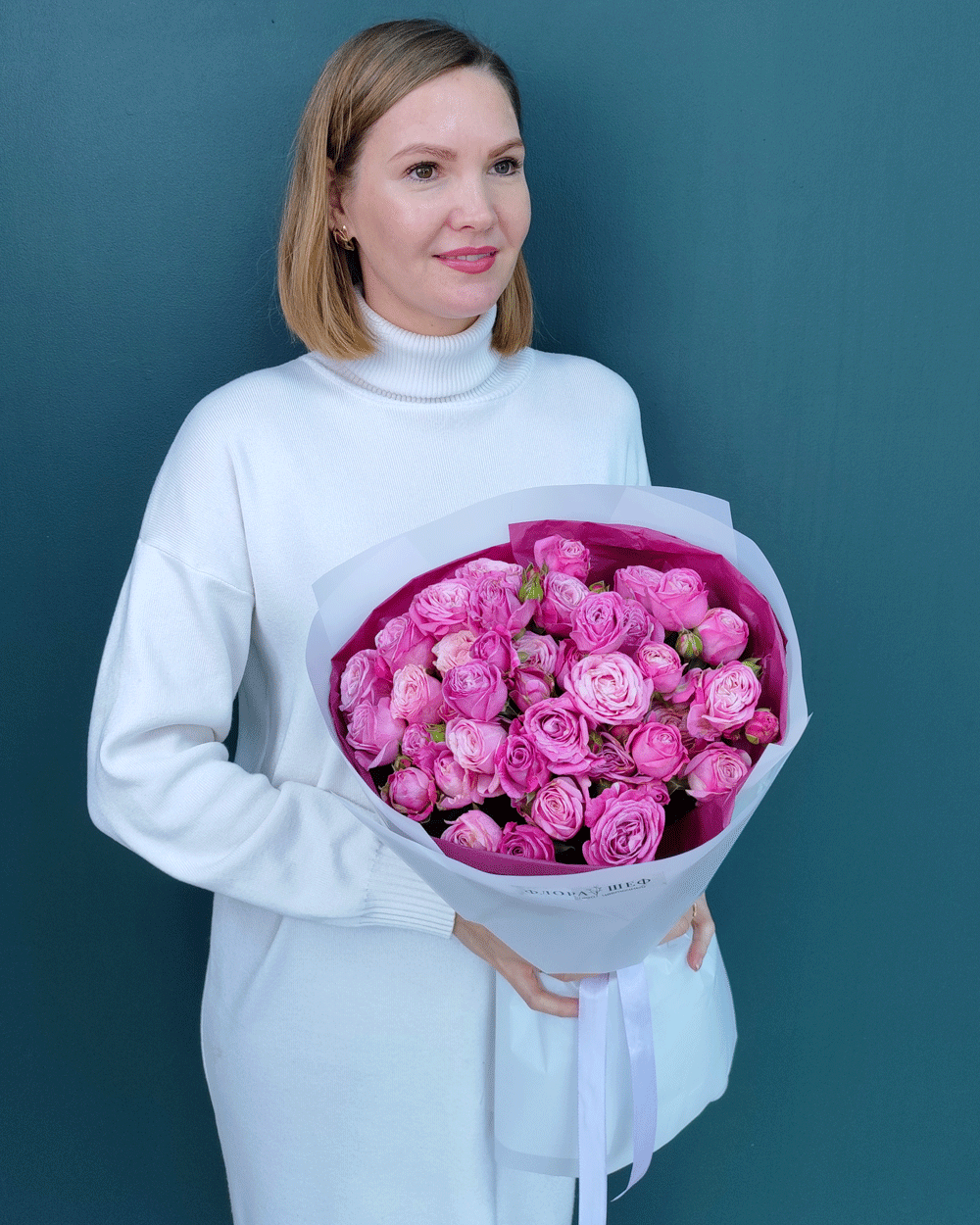 Кустовая пионовидная роза Леди Бомбастик,9 шт(00423)